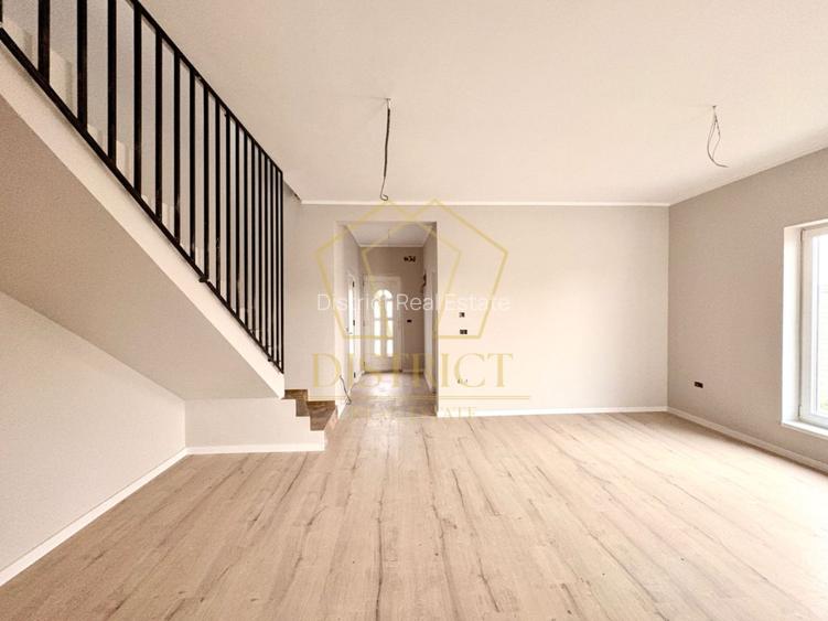 Duplex cu 4 camere, despărțit prin camera tehnica | Mosnita Veche - 2