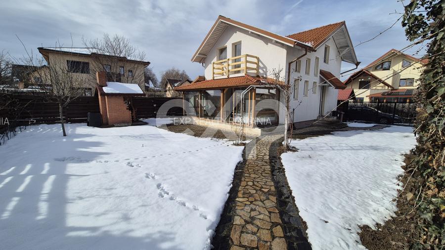 Casa mobilata, cu garaj si foisor – Zona linistita in Nordul Pitestiului - 13