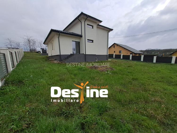 CIURBESTI- CASA INDIVIDUALA 121 MP + TEREN 500 MP, 175.000 euro - 3