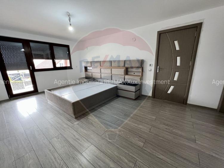 Casă  de vanzare - 12