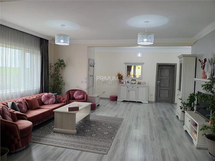 Sanmihaiul Roman- teren generos- mobilata si utilata - 3