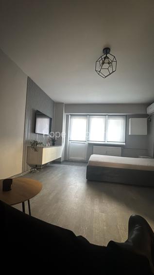 Vitan Mall - Garsoniera decomandata - 2