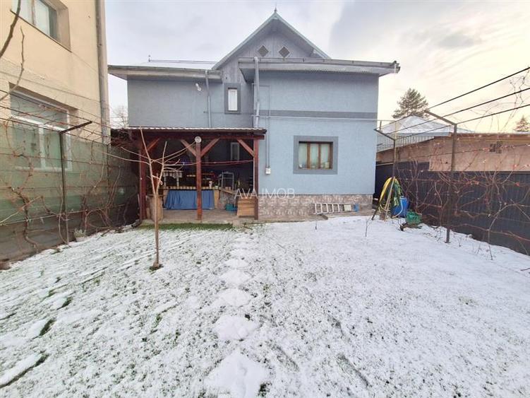 Casa moderna P+1 in Magura,  teren 421 mp, la 10-12 min de Bacau - 2