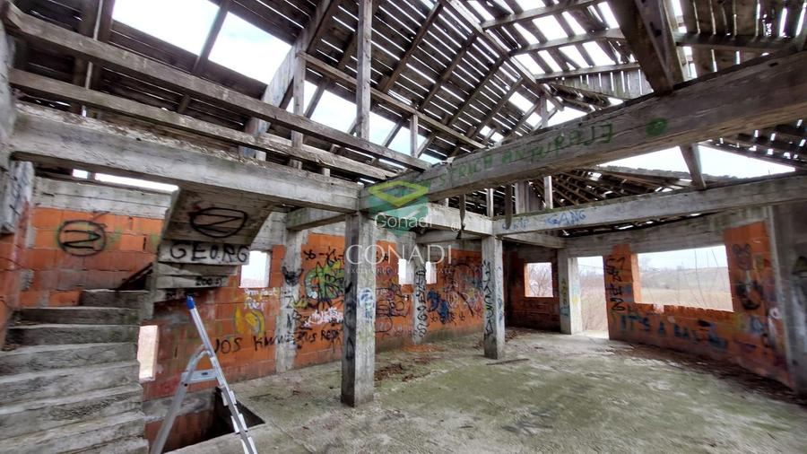 Vila la rosu cu teren in comuna Cornetu - 6