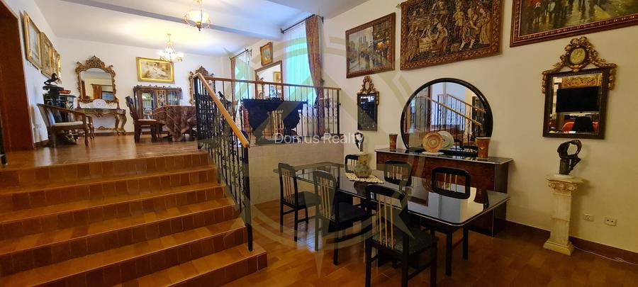 DOM00443 - Vila  la lac cu ponton si piscina Snagov - 12