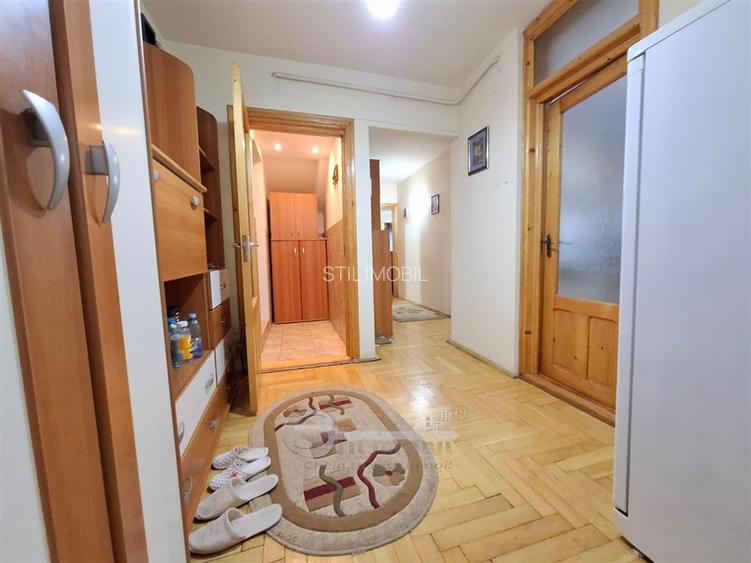 Liber, apartament 3 camere, Nicolina 2, baie cu geam, 60 mp utili - 10