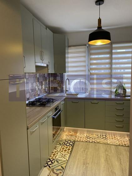 VANZARE 3 CAMERE -SEMIDECOMANDAT -2 minute metrou Dristor 2 - 2