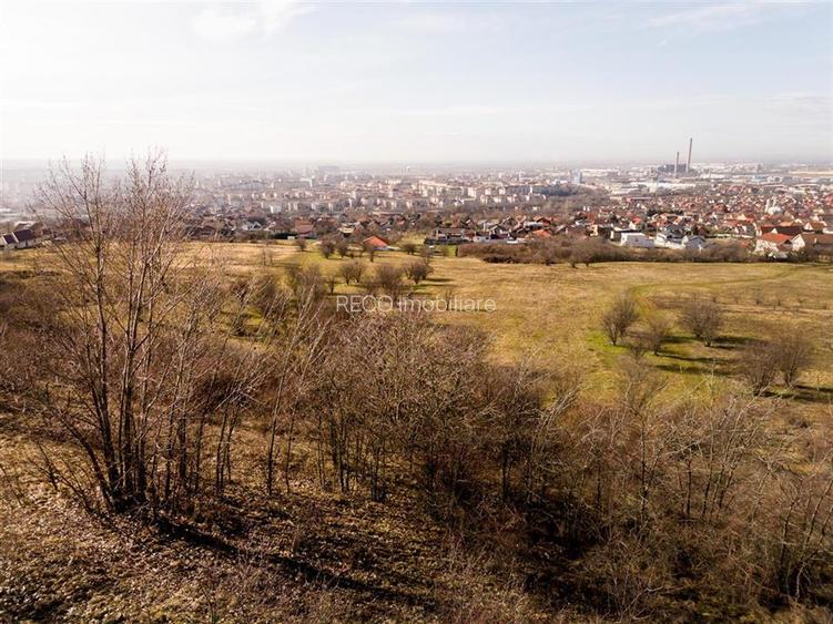 RECO Teren  intravilan- panorama asupra orasului -str. Caisilor - 9