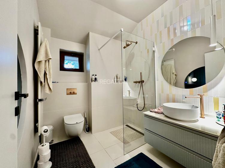 DESIGN CONTEMPORAN, PISCINĂ ÎNCĂLZITĂ, LUX ȘI CONFORT ÎN IANCU NICOLAE - 17