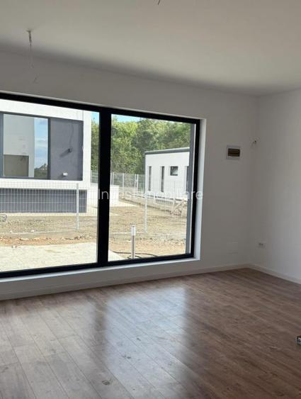 CASA INDIVIDUALA,500 mp teren,4 CAMERE, 2 BAI SI POD,VALEA ADANCA ZONA 5 DRUMURI - 10