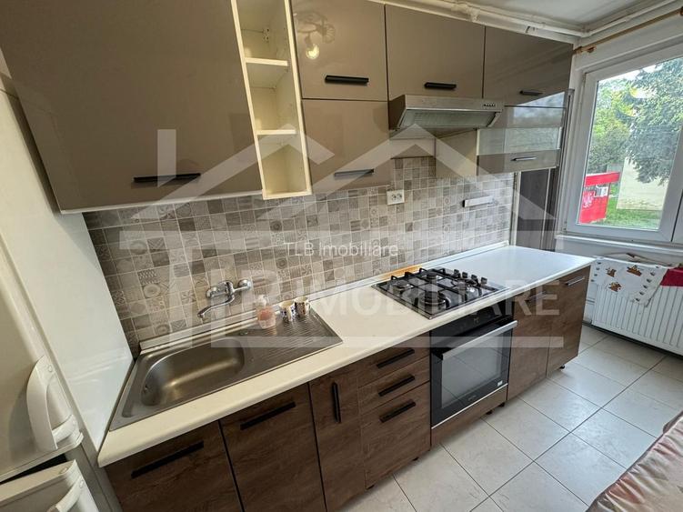 Apartament cu 3 camere, decomandat, 84mp, Zona Poli 2 - 5