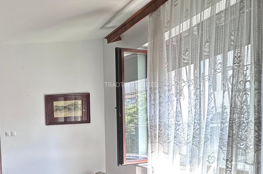 Romana.Parter din P+2,apartament 3 camere ,85 mp,garaj.Renovat - 3