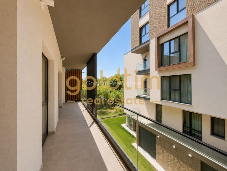 FIRST RENT/ IANCU NICOLAIE/ PRIVELISTE LAC/ PARCARE/ DRESSING - 15