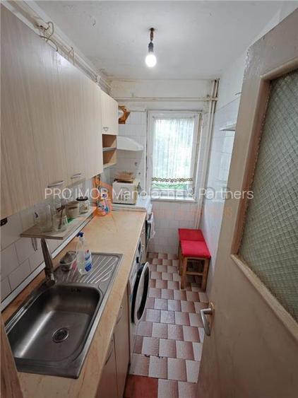 Apartament 3 camere cf 3 semidecomandat zona Micro 14 - 11