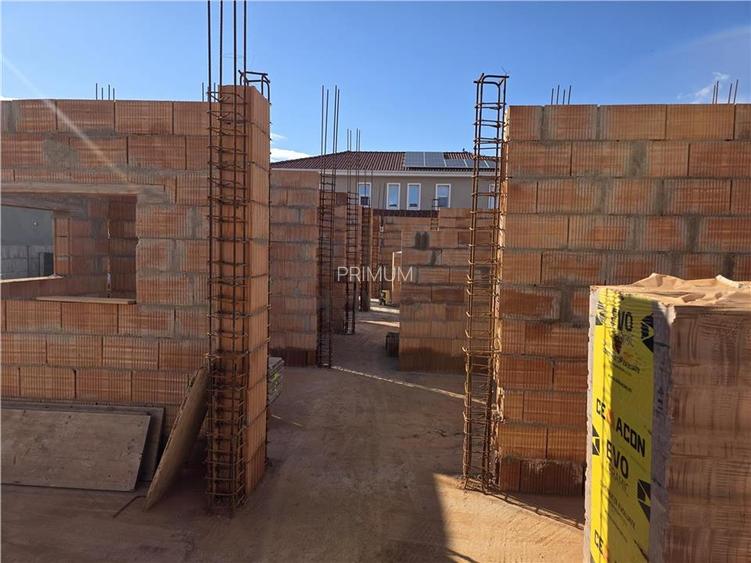 Duplex separat prin dressing - 140 m2 utili - toate utilitatile - 4