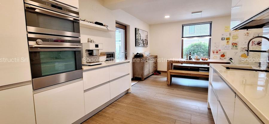 Casa eficienta energetic cu piscina in Giroc - 13