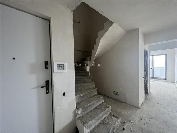 Apartament cu panorama pe 2 niveluri cu  scara interioara 115 mp si terasa  de 2 - 4