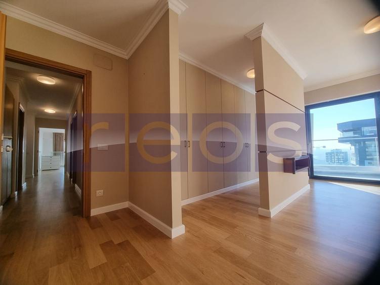 Vanzare penthouse cu view spectaculos in Complex Upground - 16