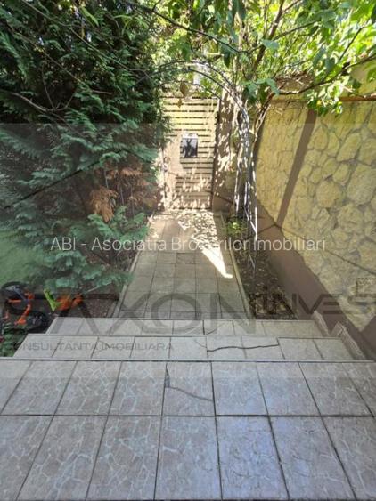 Vila individual, P 1 M-  Bucuresti Noi,  constructie modernă, 9 camere - 8