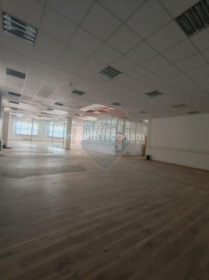 Spațiu de birouri de 2,100mp de închiriat - 12