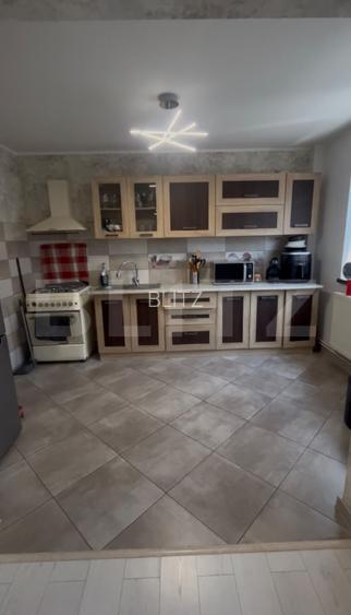 Casă de vânzare, teren de 1.000 mp, zona Titu - 6