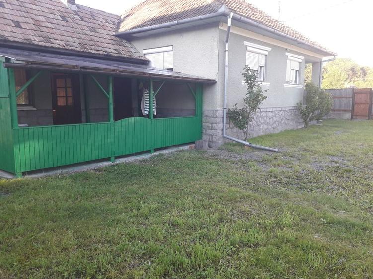 Casa cu sura de vanzare Valea Draganului