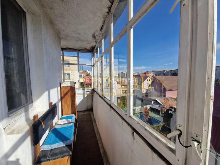 Apartament de 3 camere, decomandat, 66 mp., zona Sens - 11