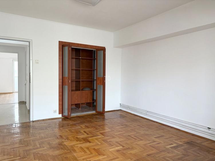 APARTAMENT CU 4 CAMERE AFLAT PE BD DECEBAL APROAPE DE PTA ALBA IULIA - UNIRII - 8