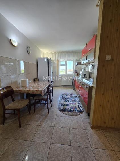 Apartament 3 camere, decomandat, etaj 3/4, mobilat, centrala gaz, termen lung - 11