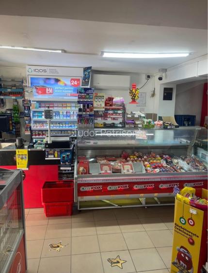 Se vând 3 spații comerciale funcționale + casă la roșu + teren  - 4