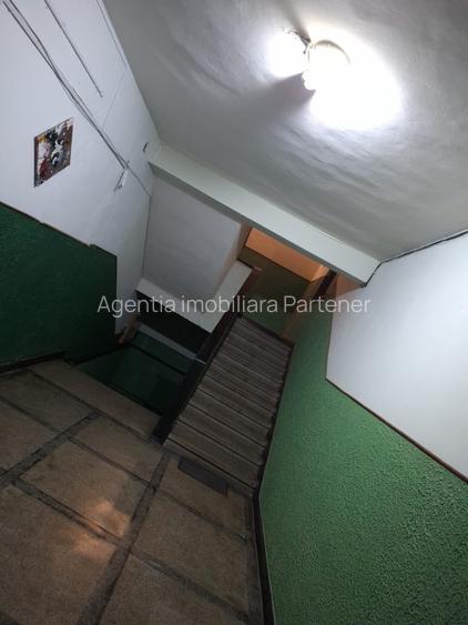 3 camere Exercițiu / fondul vechi , Decomandat / centrala , Amplasament DEOSEBIT - 15