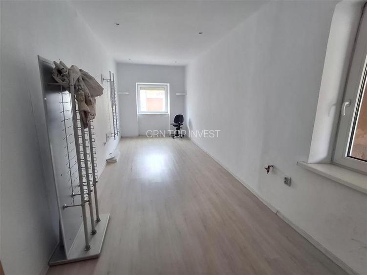 Casa cu doua apartamente garaj pivnita in Cisnadie - 8