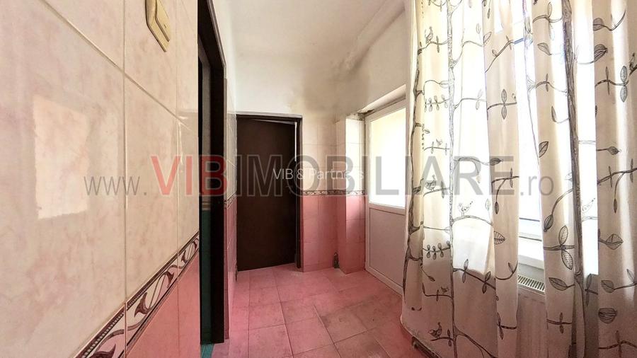 Vanzare apartament 3 camere in vila, Piata  Regina Maria - 11