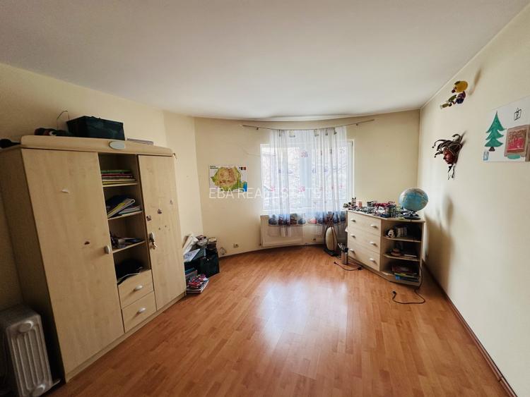 Duplex confortabil la Padure-Rosu, 273 mp construiti, 199 mp teren, P+1+M, 5 cam - 9