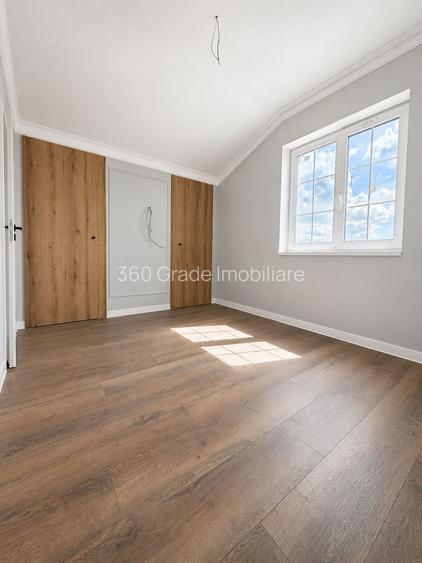 Duplex despartit 4 camere + 2 bai 92 utili / 273 teren - 11