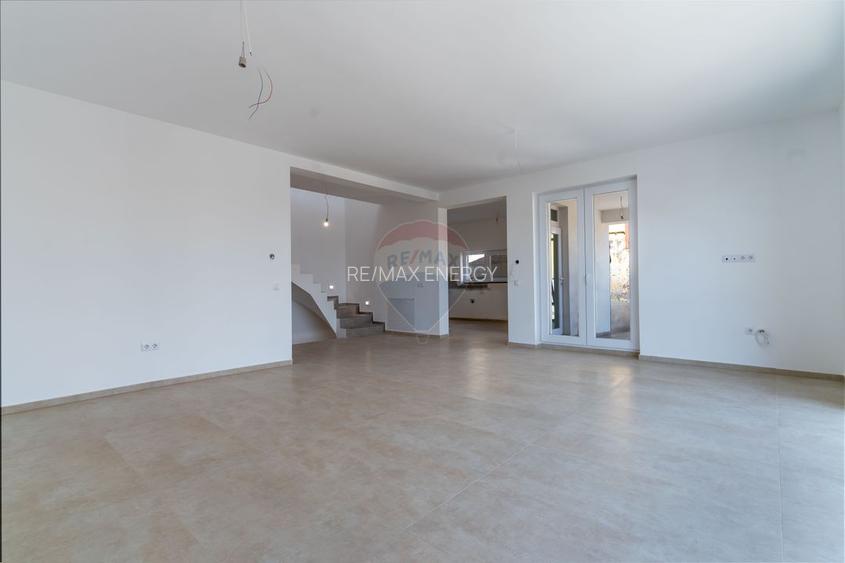 Casa/vila cu 5 camere, comision 0% la cumparator - 11