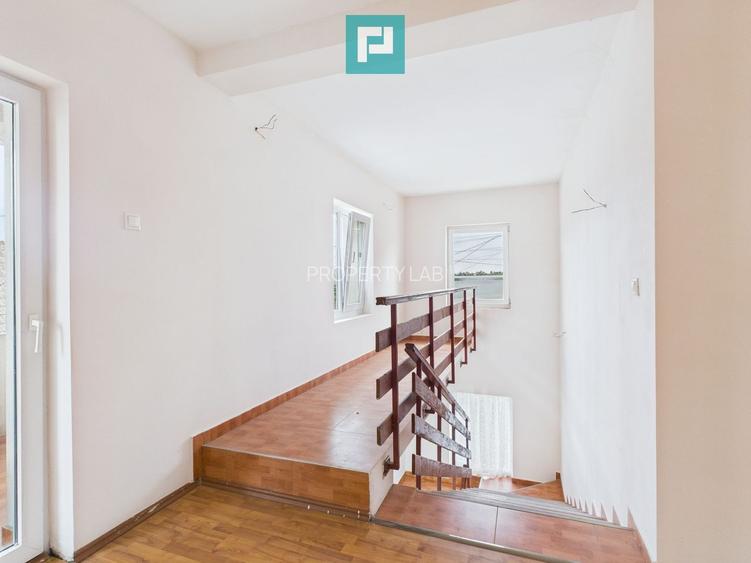 Casă cu 5 camere în Remetea Mare - 9