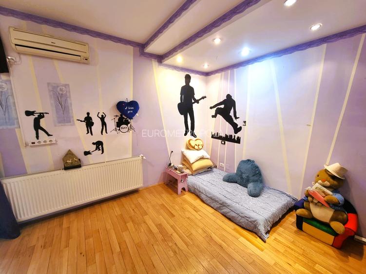 Vila cu piscina - 16