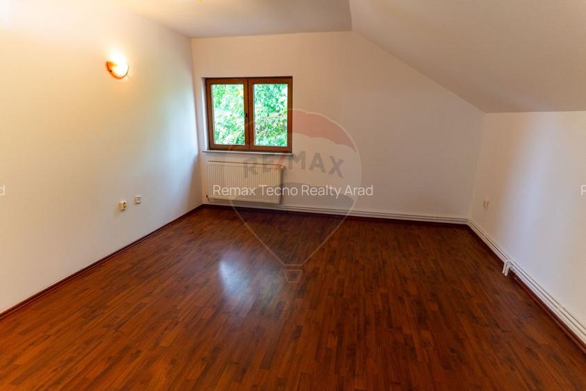 Vila /Pensiune 6 camere in Cristur, jud Hunedoara - 5