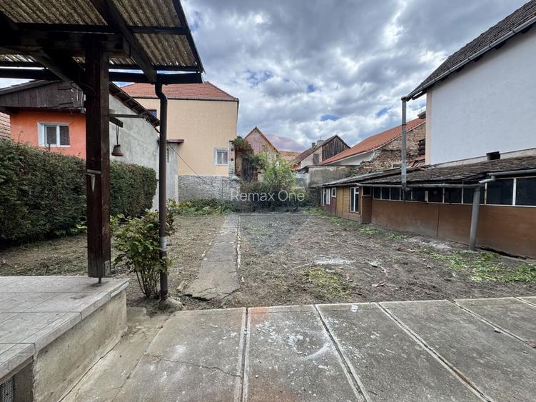 Casă Ultracentrală Singur în Curte,457 mp Teren, str. Brâncoveanu - 10