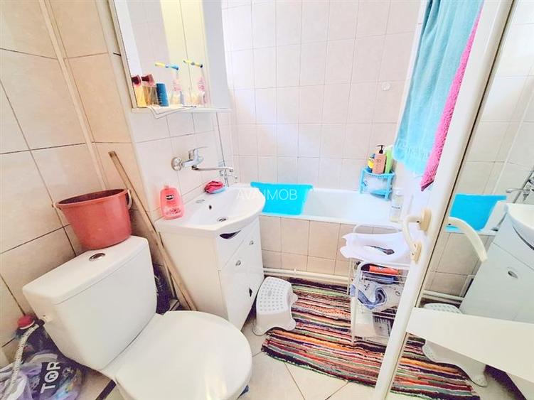 Apartament 3 camere semidecomandat  zona MIilcov - 7