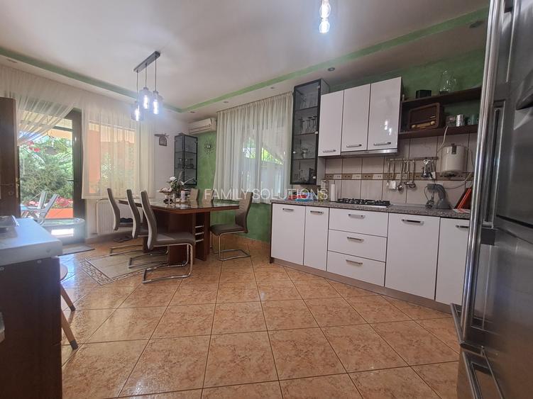 Casa individuala cu piscina. P+1+M. zona foarte buna - 44