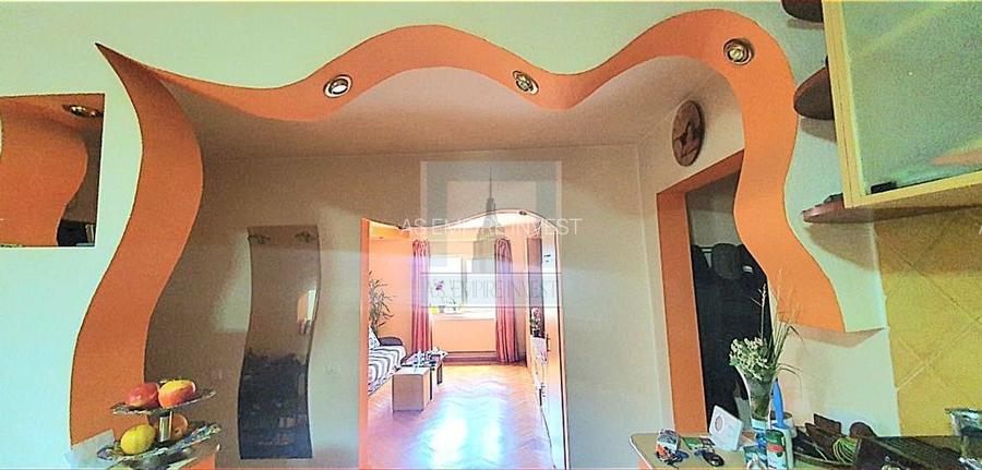 Apartament 4 camere de vanzare/ zona Tractorul - 3