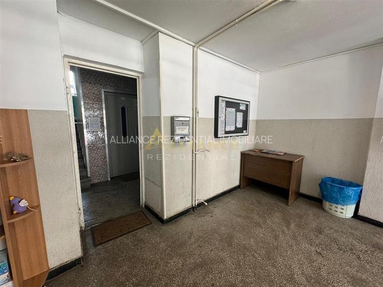 2 camere stradal Bld Tineretului – etaj 7/10 – bloc in reabilitare – 125.000 eur - 4