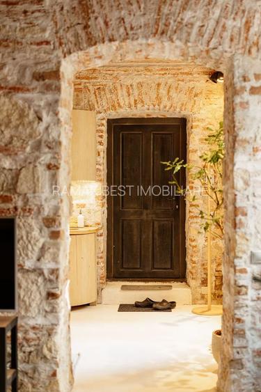 Apartament cu farmec istoric – 40 mp, parter, în centrul orașului - 12