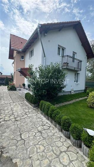 Vila cu 5 camere 3 bai si 400 teren in Sibiu - 2