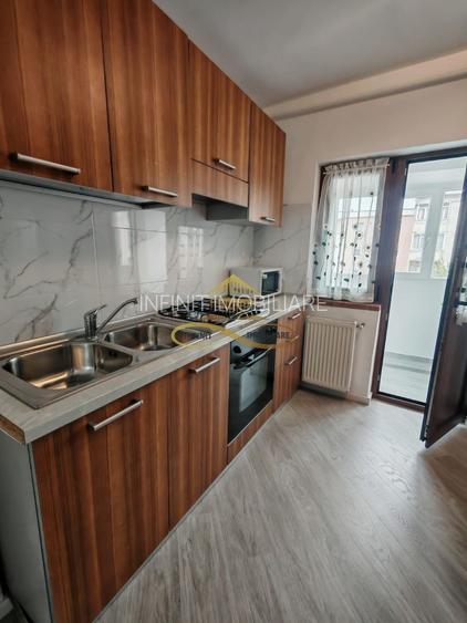Apartament de inchiriat - 3 camere,  str. Stefan cel Mare - 9