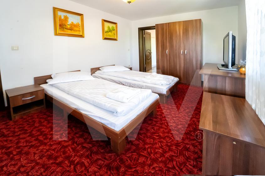 Vila exclusivista cu piscina si panorama de vis Cisnadioara - 16