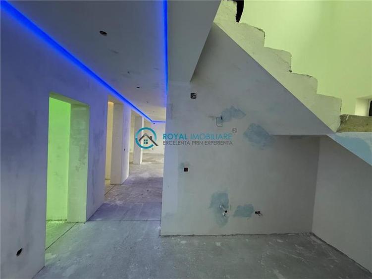 Royal Imobiliare - Vanzare vila in zona Strejnicu