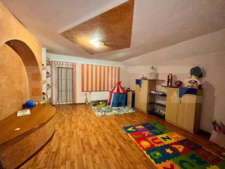 Casa de vanzare , 258 mp utili + 418 teren, zona Closca